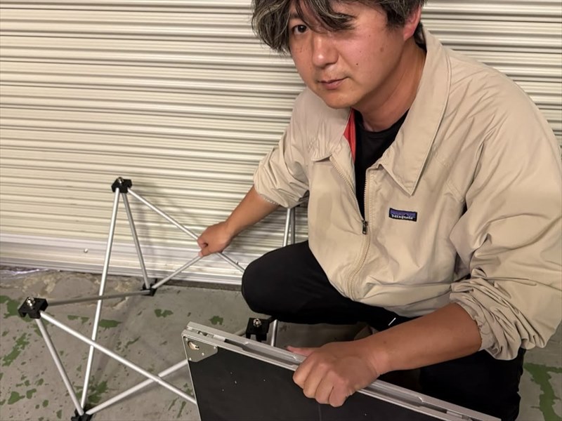 東京でレンタルできる簡易ステージ(50㎝×50㎝)H400の設営の様子のインスタの写真